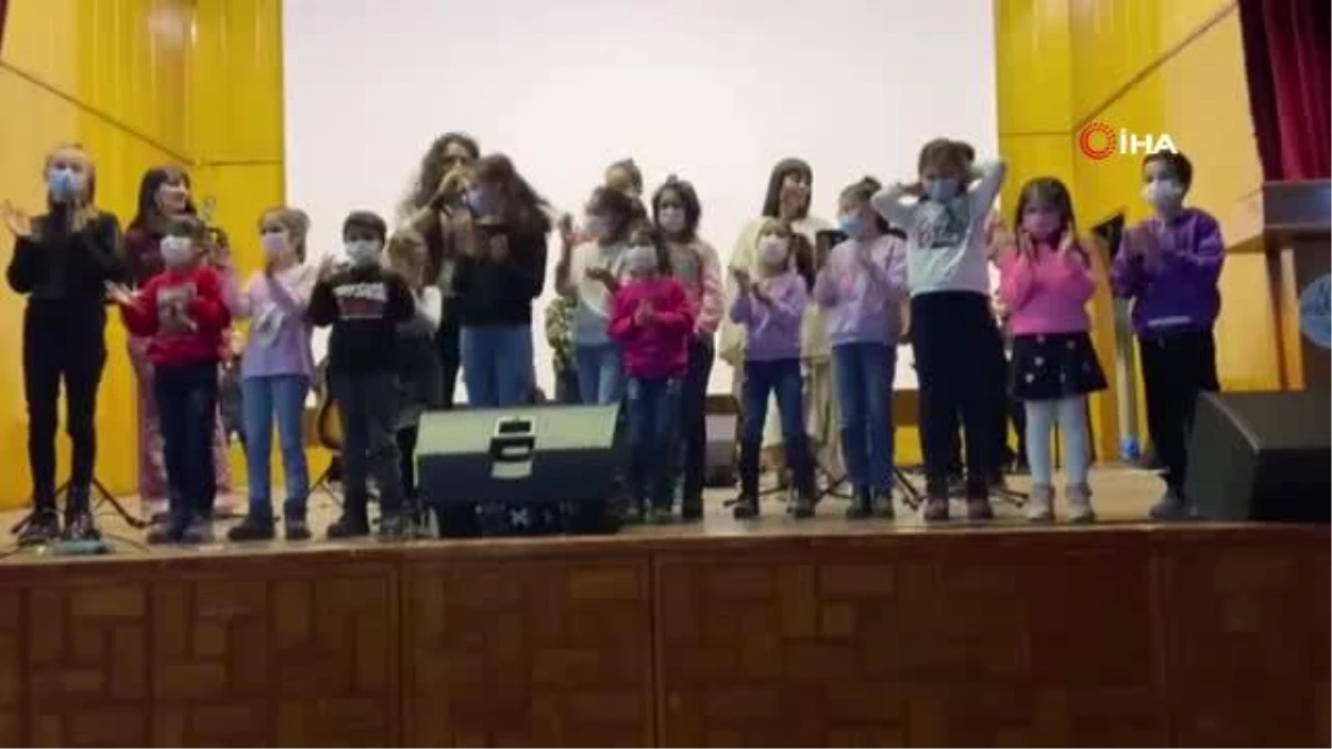 Edirne\'de \'Dünya Çocuk Hakları Günü\' düzenlenen konserle kutlandı