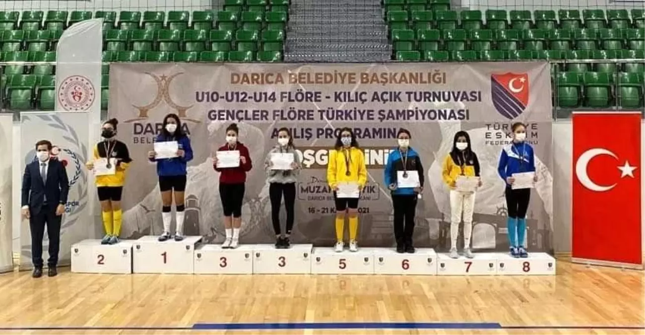 Eskrim turnuvasında Ereğlili sporcular, madalya ile dönüyor