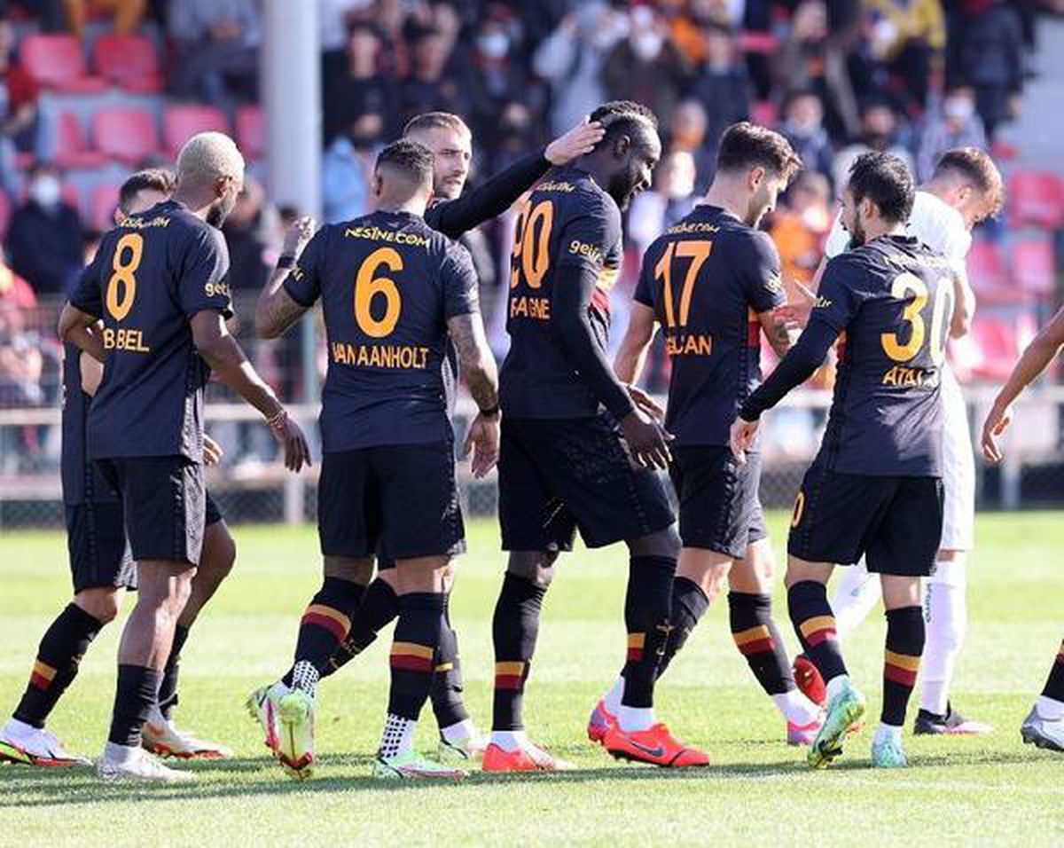 Galatasaray derbinin ilk yarısında skoru alma hedefinde