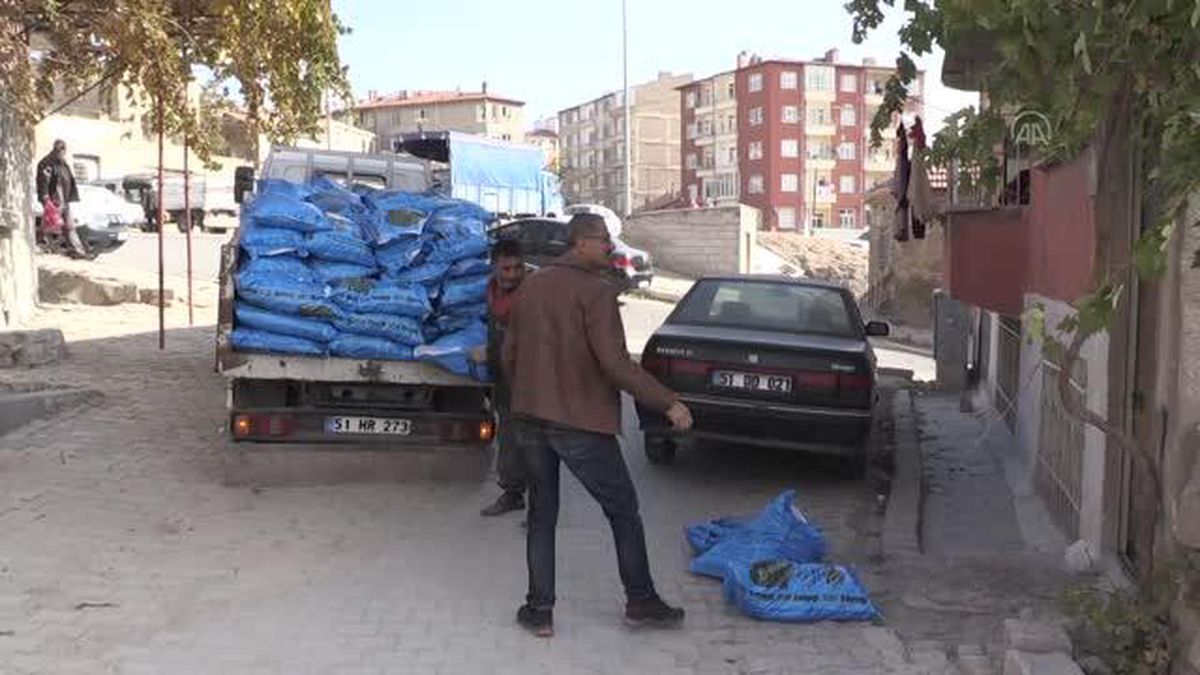 Hayırsever, 30 yıldır yetimlere ve ailelerine yardım eli uzatıyor