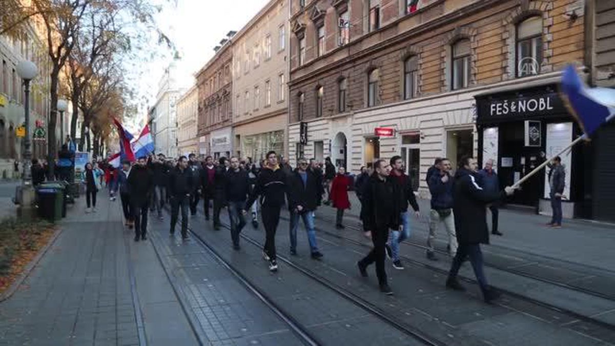 Hırvatistan'da 10 binden fazla kişi Kovid-19 tedbirlerini protesto etti