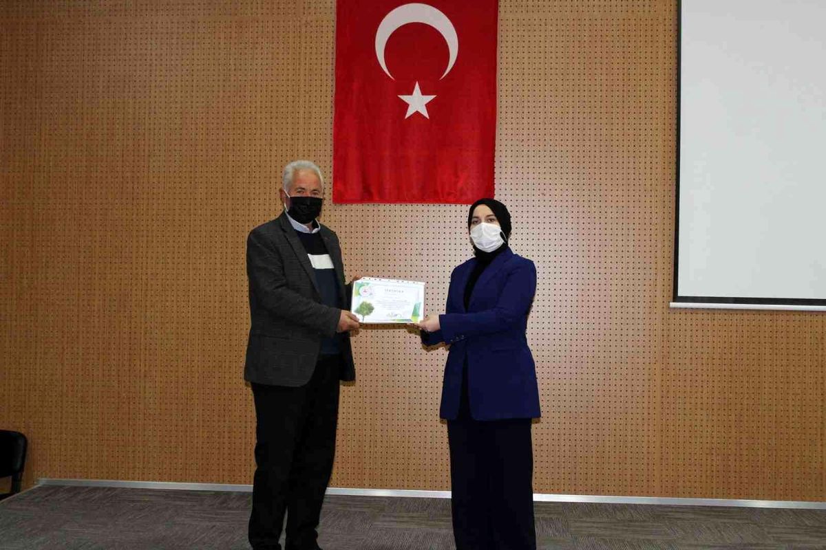 Hisarcık'ta Muhtarlara Fidan Dikim Sertifikası