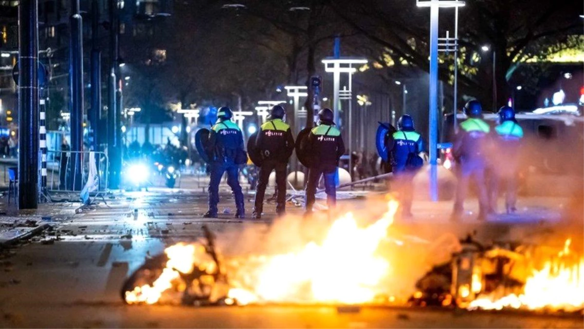 Hollanda\'da Covid önlemleri protestosu çatışmaya dönüştü, polis göstericilere ateş açtı: 7 yaralı, onlarca gözaltı