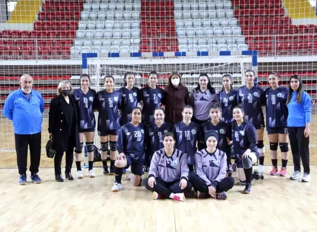 Kadınlar Hentbol 1. Ligi: Sivas Belediyespor: 42 Kızıltepe Spor Lisesi: 34