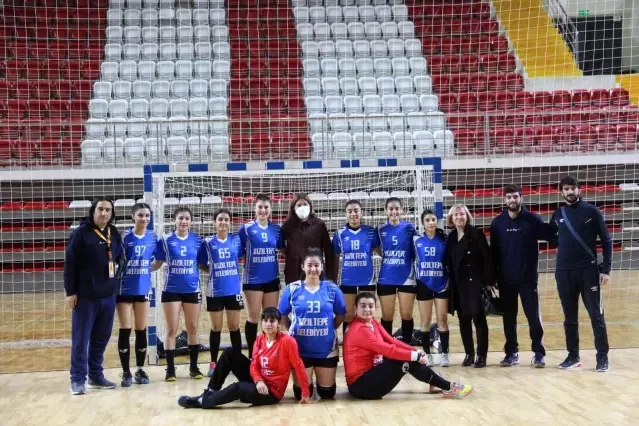 Kadınlar Hentbol 1. Ligi: Sivas Belediyespor: 42 Kızıltepe Spor Lisesi: 34