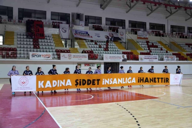 Kadınlar Hentbol 1. Ligi: Sivas Belediyespor: 42 Kızıltepe Spor Lisesi: 34