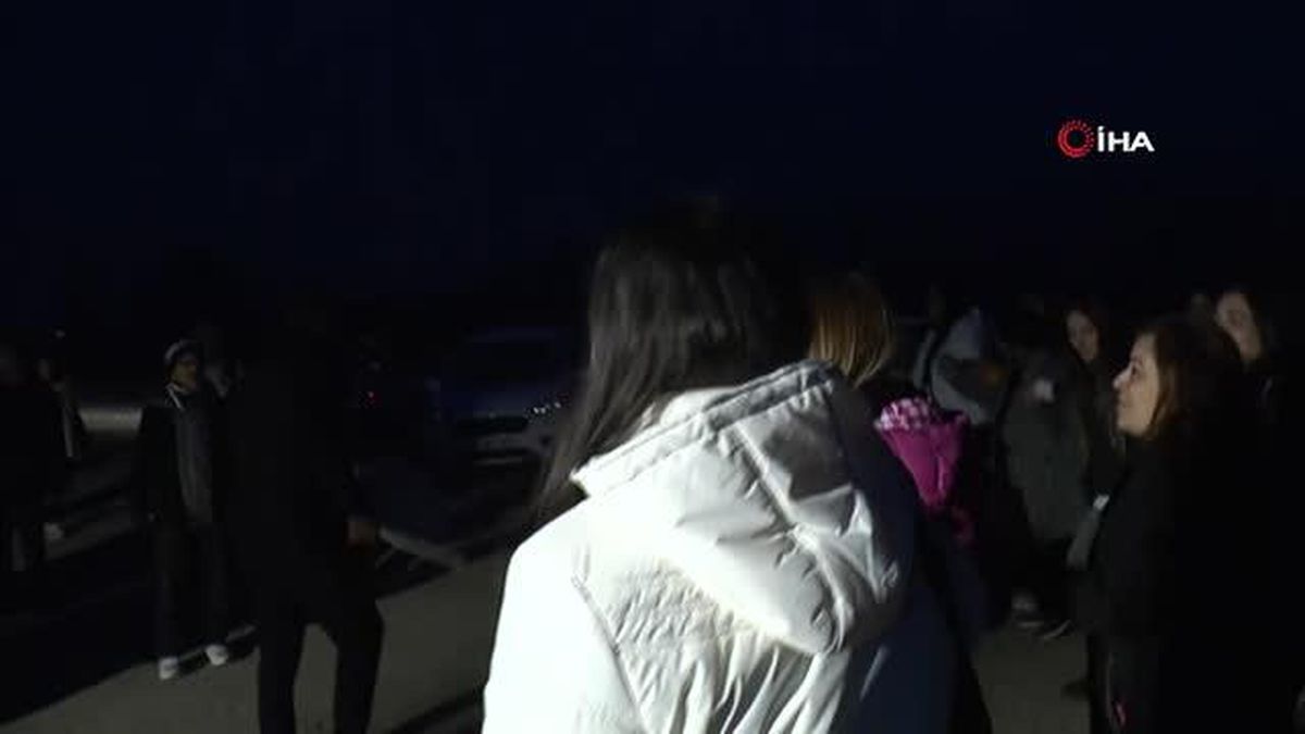 Kapadokya'nın soğuğunda halay çekerek ısındılar