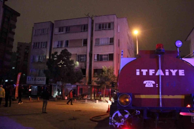 Konya'da 5 katlı apartmanda yangın paniği