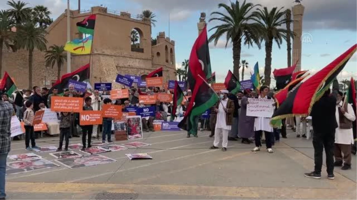 Libya\'da Halife Hafter ve Seyfülislam Kaddafi\'nin başkanlığa aday olmaları protesto edildi