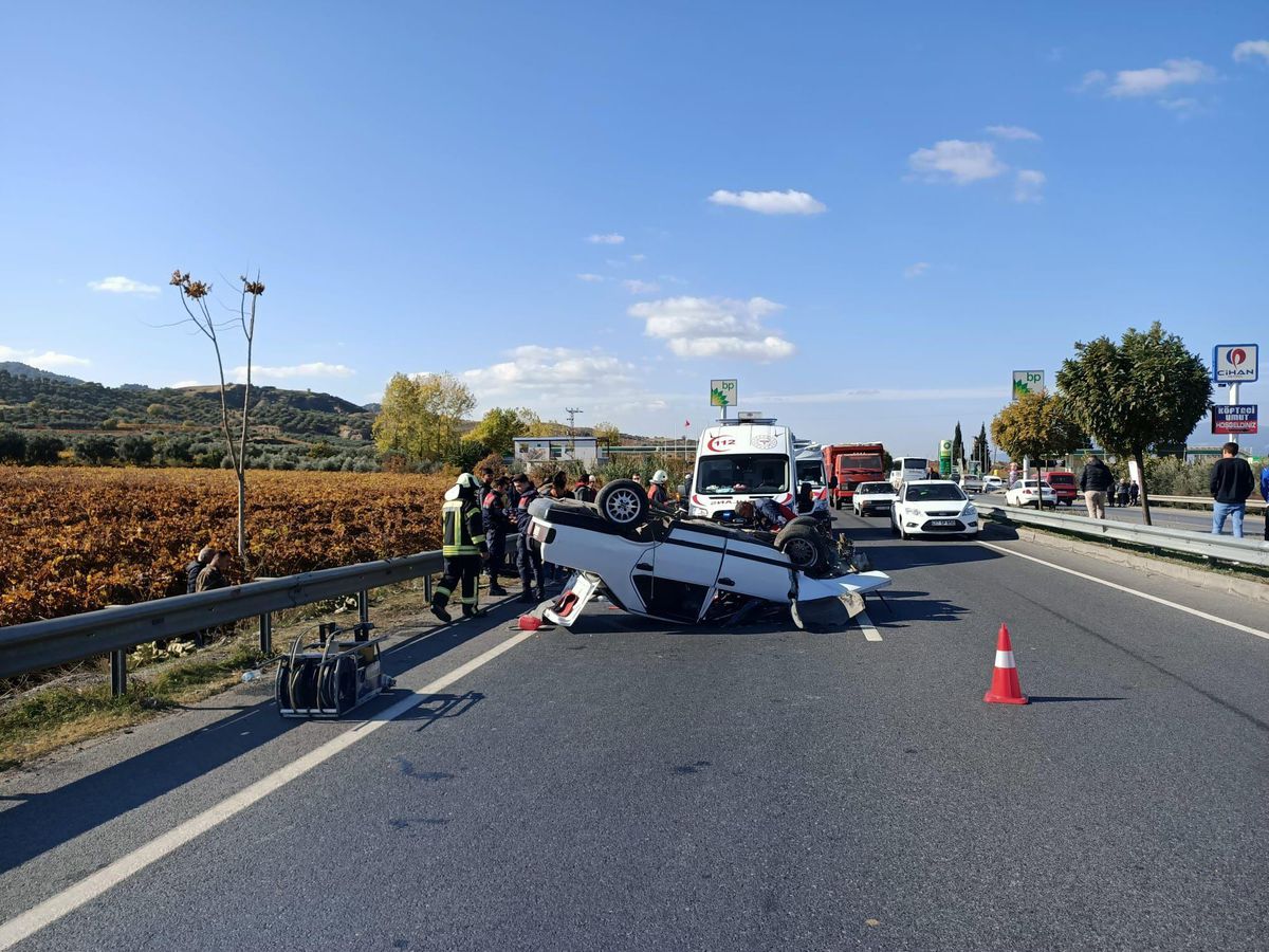 Son dakika haberleri... Manisa\'da takla atan otomobildeki genç kadın öldü