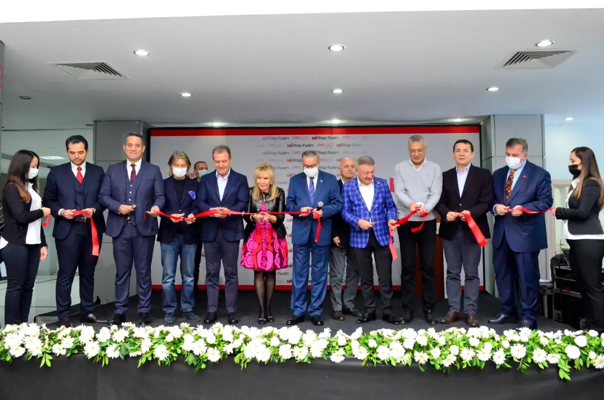 Mersin Kitap Fuarı kapılarını ziyaretçilere açtı