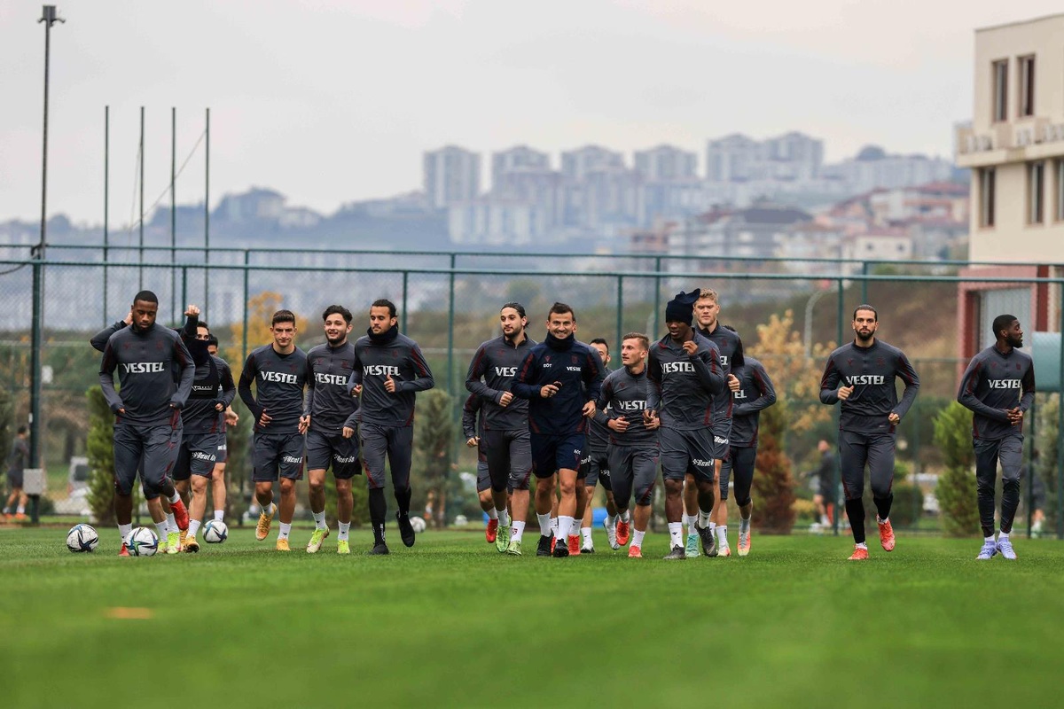 Trabzonspor, 15 sezon sonra Süper Lig\'de bir ilke imza atmaya hazırlanıyor