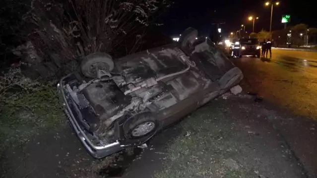 Son dakika haberleri! Yağmur nedeniyle kayganlaşan yolda otomobil takla attı: 1'i çocuk, 3 yaralı