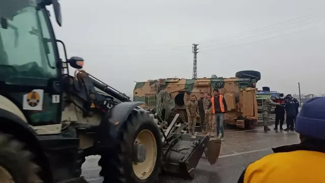 Zırhlı askeri araç devrildi: 3 asker yaralı