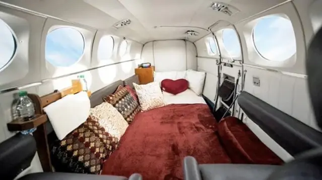 45 dakikası 10 bin liraya uçak kaldırıyorlar! ABD'li şirketten gökyüzünde cinsel ilişkiye girmek isteyenlere özel hizmet