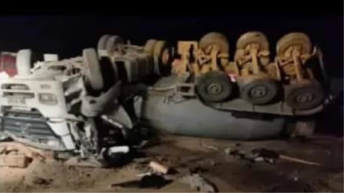 Ankara\'da devrilen beton mikserinin sürücüsü hayatını kaybetti