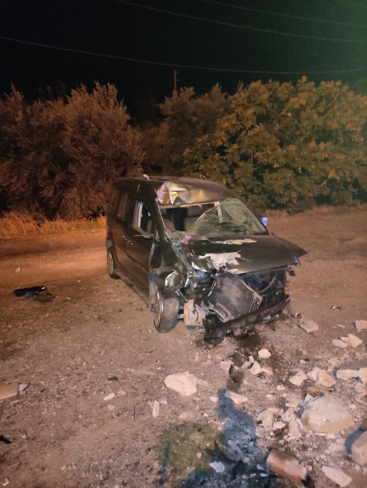 Antalya\'da hafif ticari aracın çarptığı iki bisikletli öldü