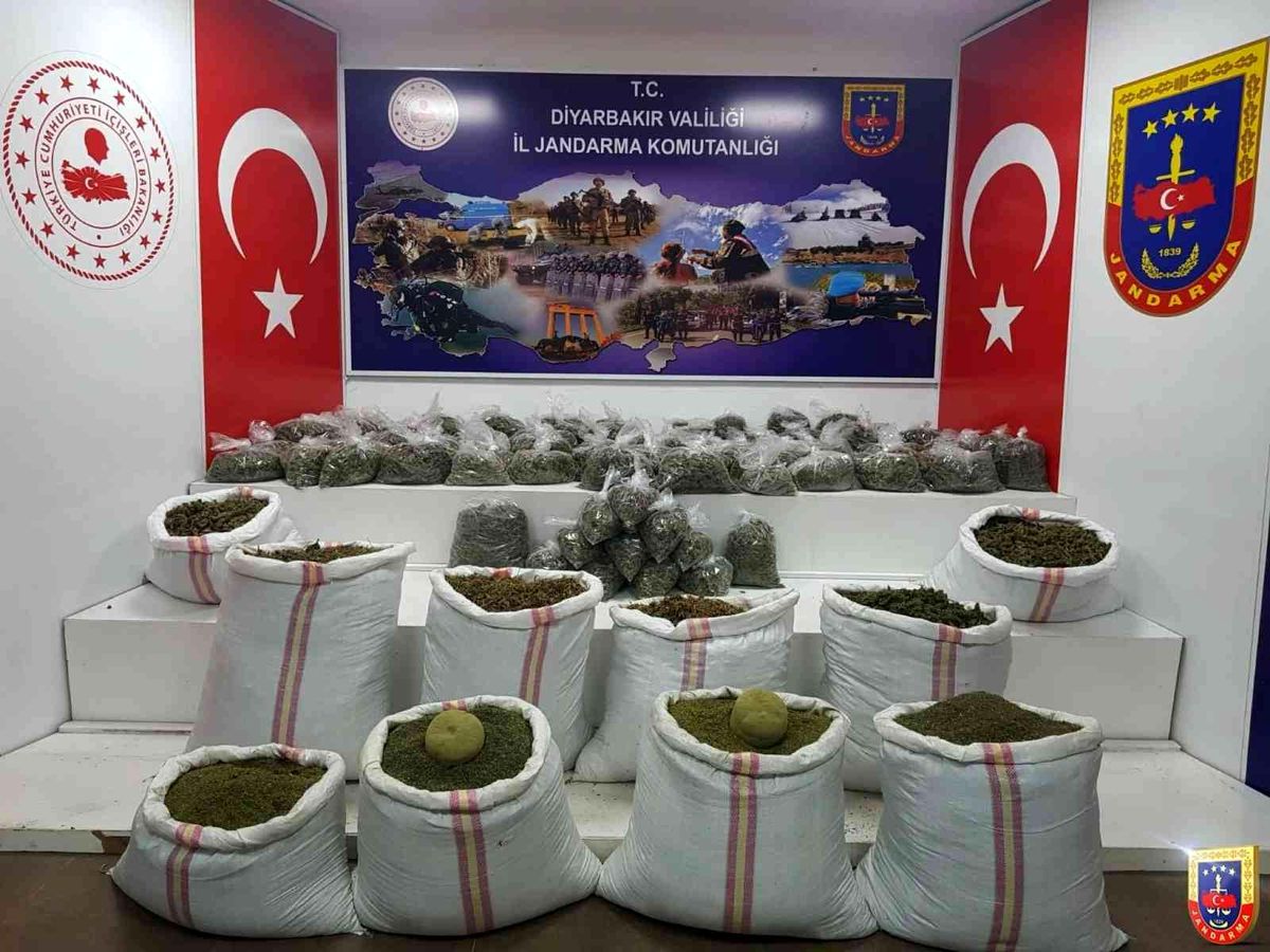 Diyarbakır\'da 593 kilo esrar ele geçirildi