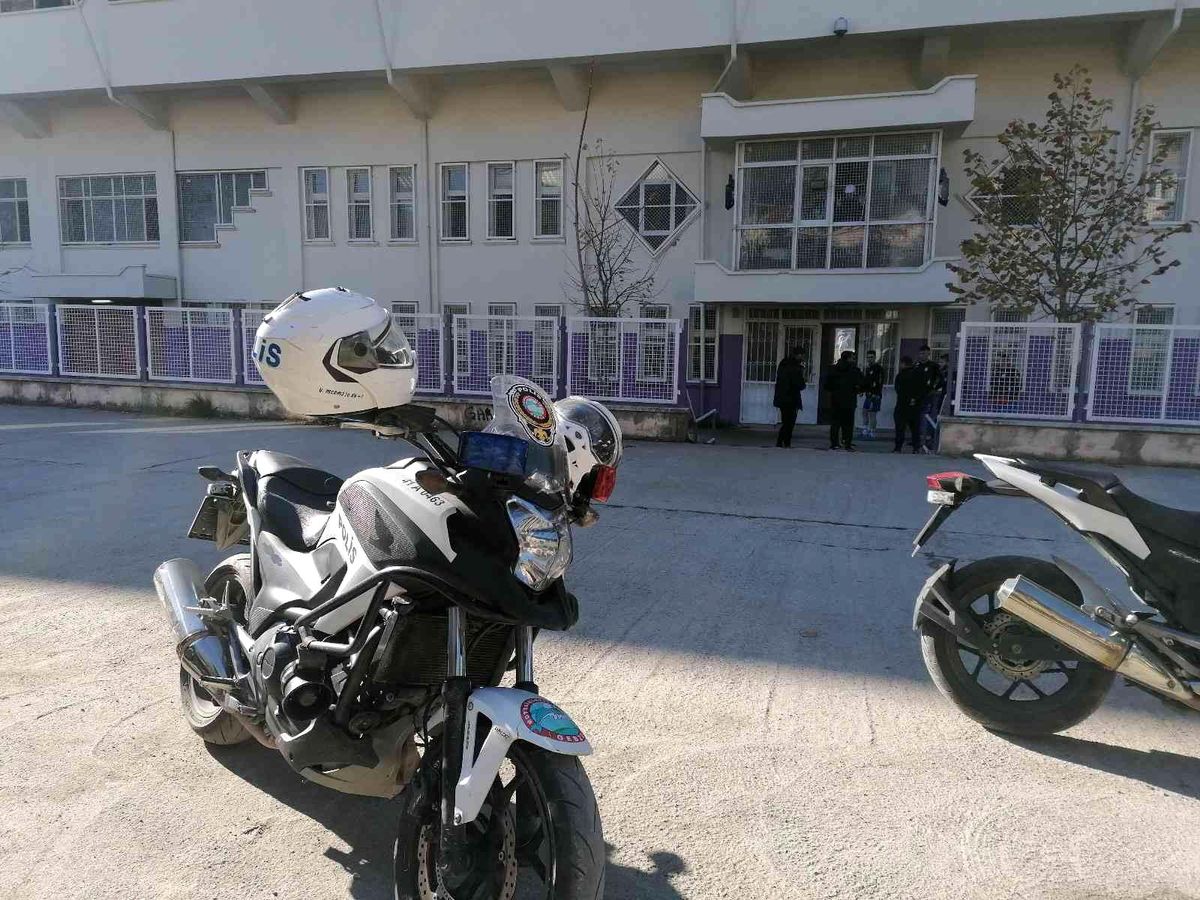 Gebze\'de bıçaklı kavga: 2 yaralı