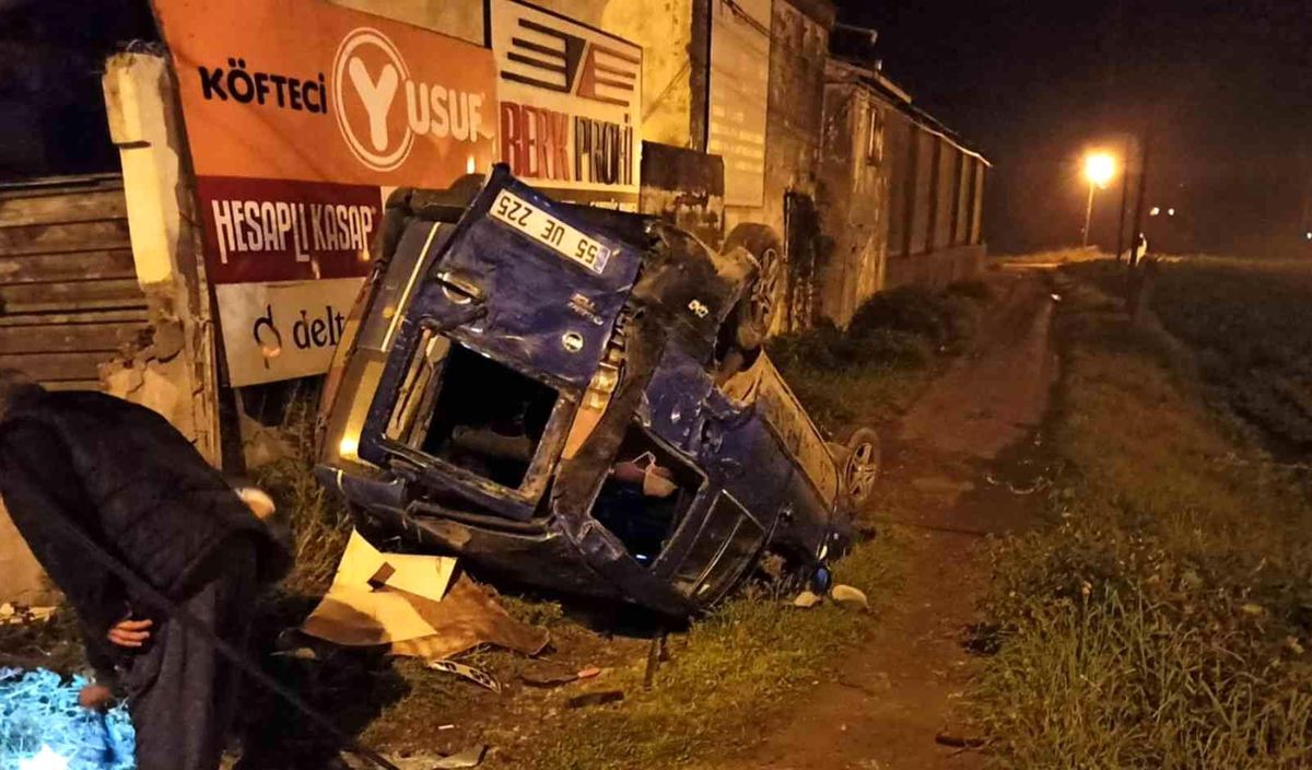 Hafif ticari araç takla attı: 1 yaralı