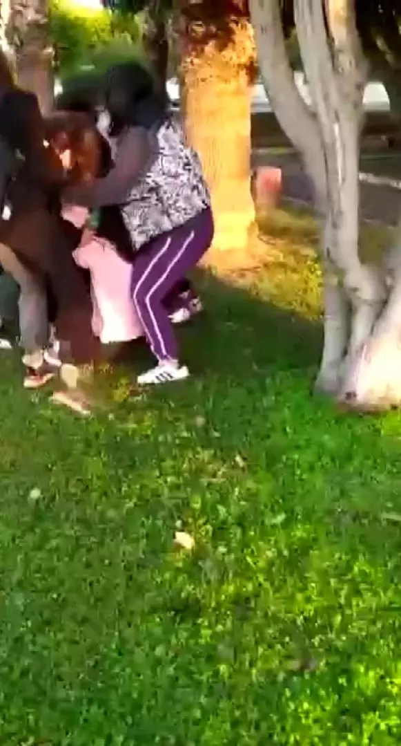 Hatay'da kızlar tekme tokat kavga etti