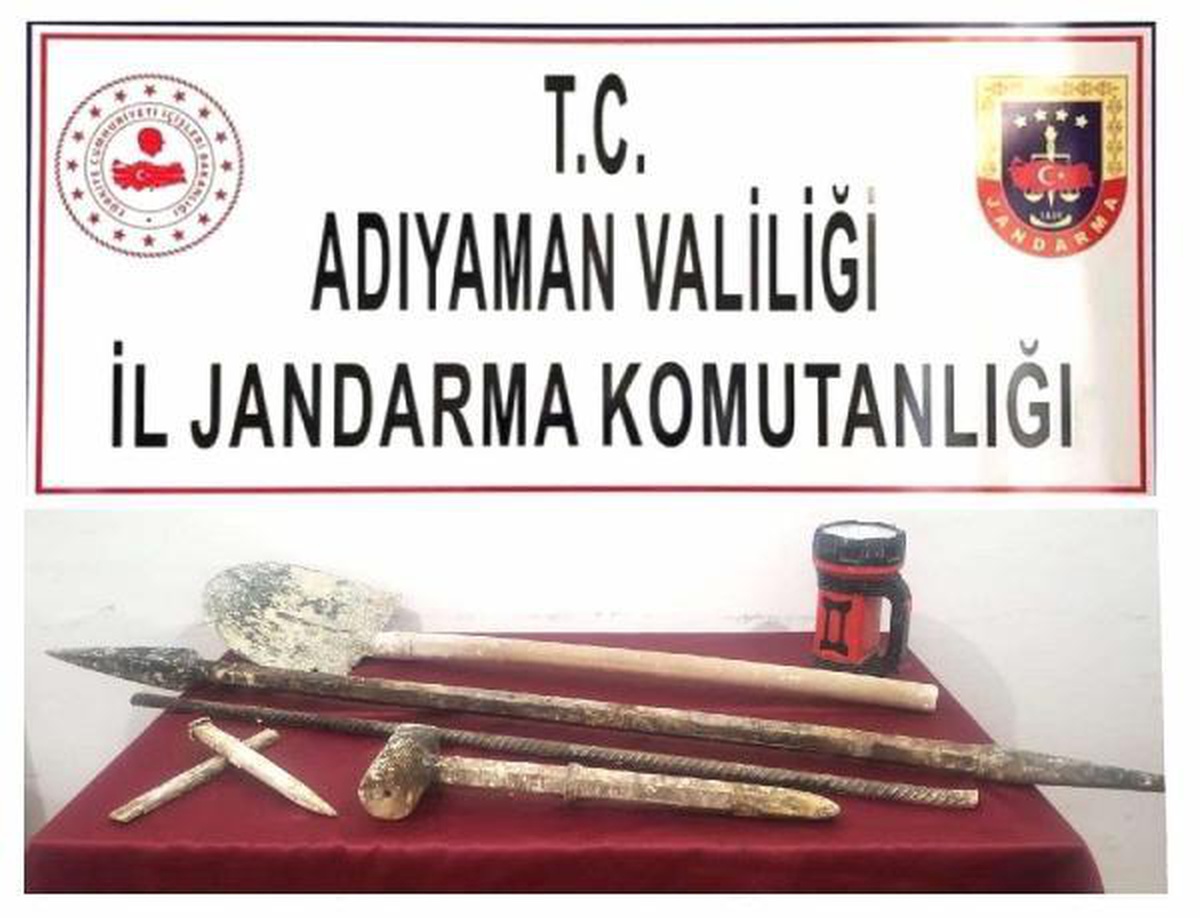 Kaçak kazı yapan 7 kişiye gözaltı