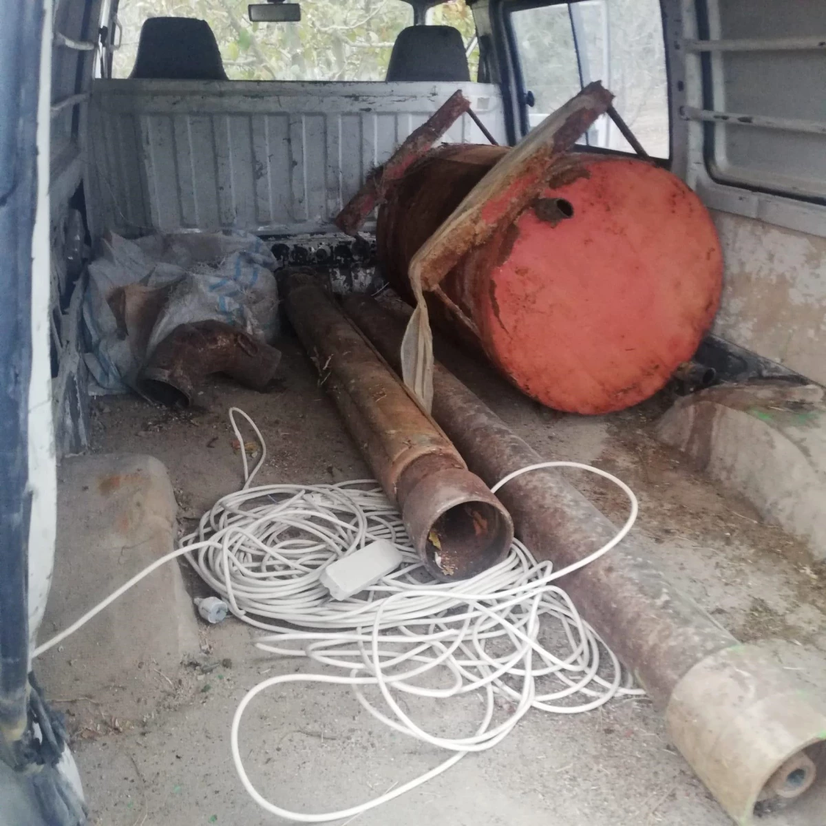 Karaman\'da tarlalardan tarım aletleri çalan 3 kişi yakalandı