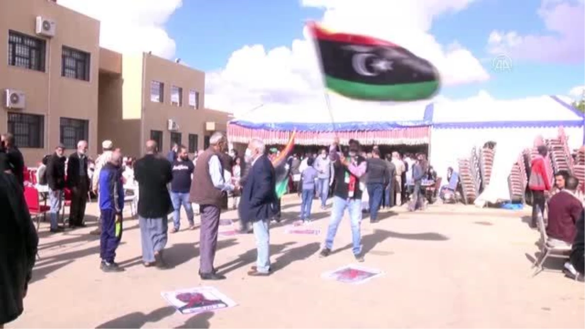 Libya\'nın Terhune kenti sakinlerinden Hafter ve Seyfülislam\'ın adaylığına tepki (2)