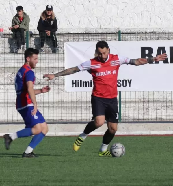 Ozan İpek, Amatör Küme'de ter döküyor