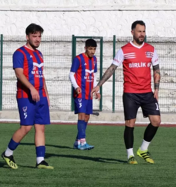Ozan İpek, Amatör Küme'de ter döküyor