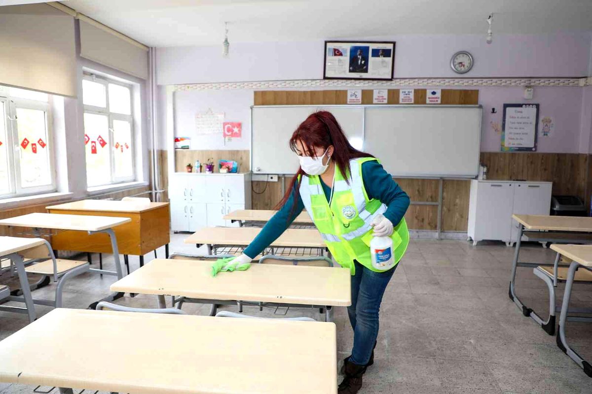 \'Talas Acil Müdahale Ekibi\'nden ara tatilde okullara detaylı temizlik