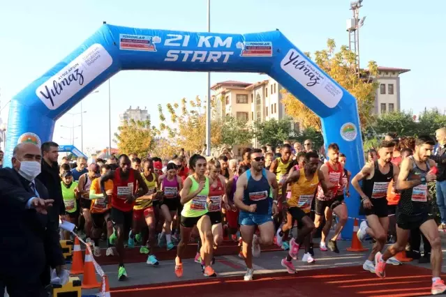 Toroslar Uluslararası Yarı Maratonu başladı