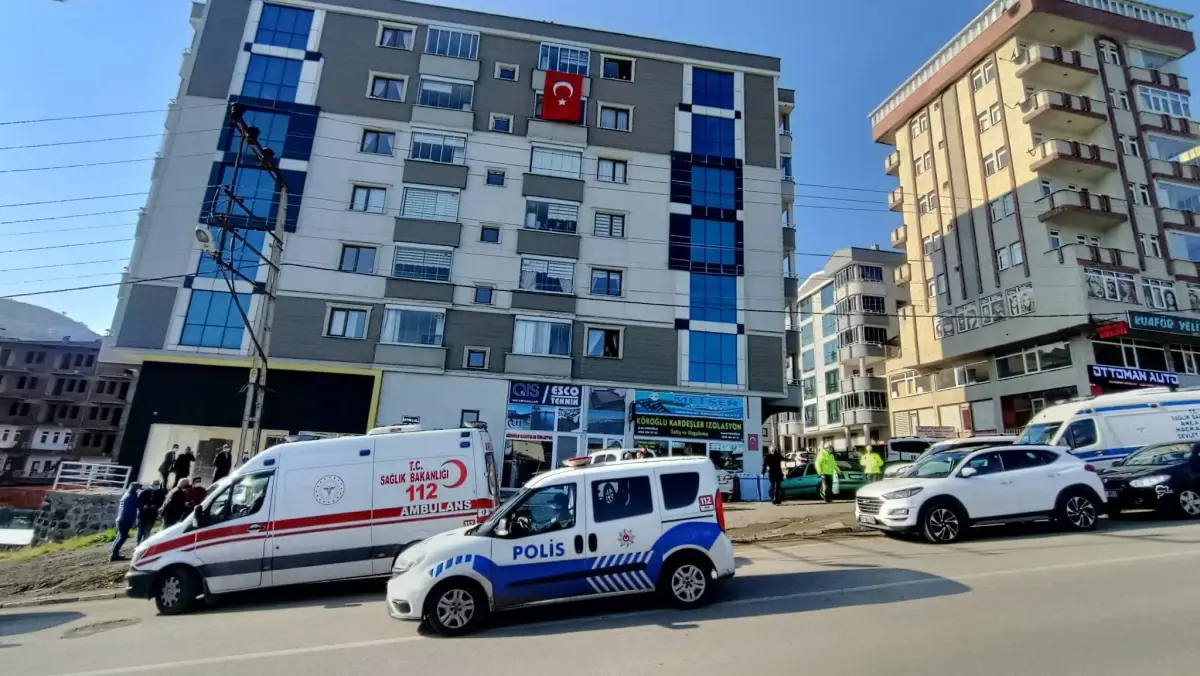 Dur ihtarına uymayan sürücünün çarptığı polis şehit oldu