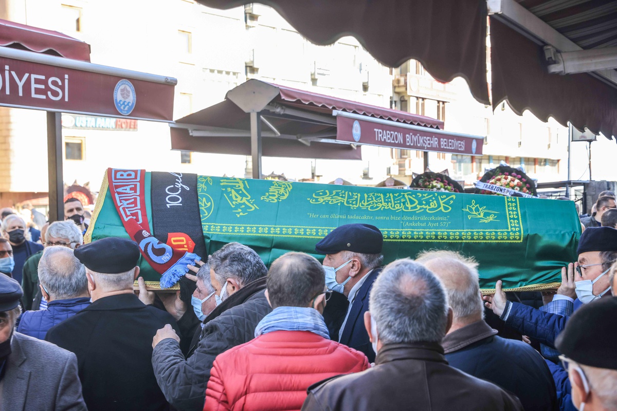 Son dakika haber! Trabzonspor Kulübünün eski genel sekreteri Akyazıcı\'nın cenazesi toprağa verildi