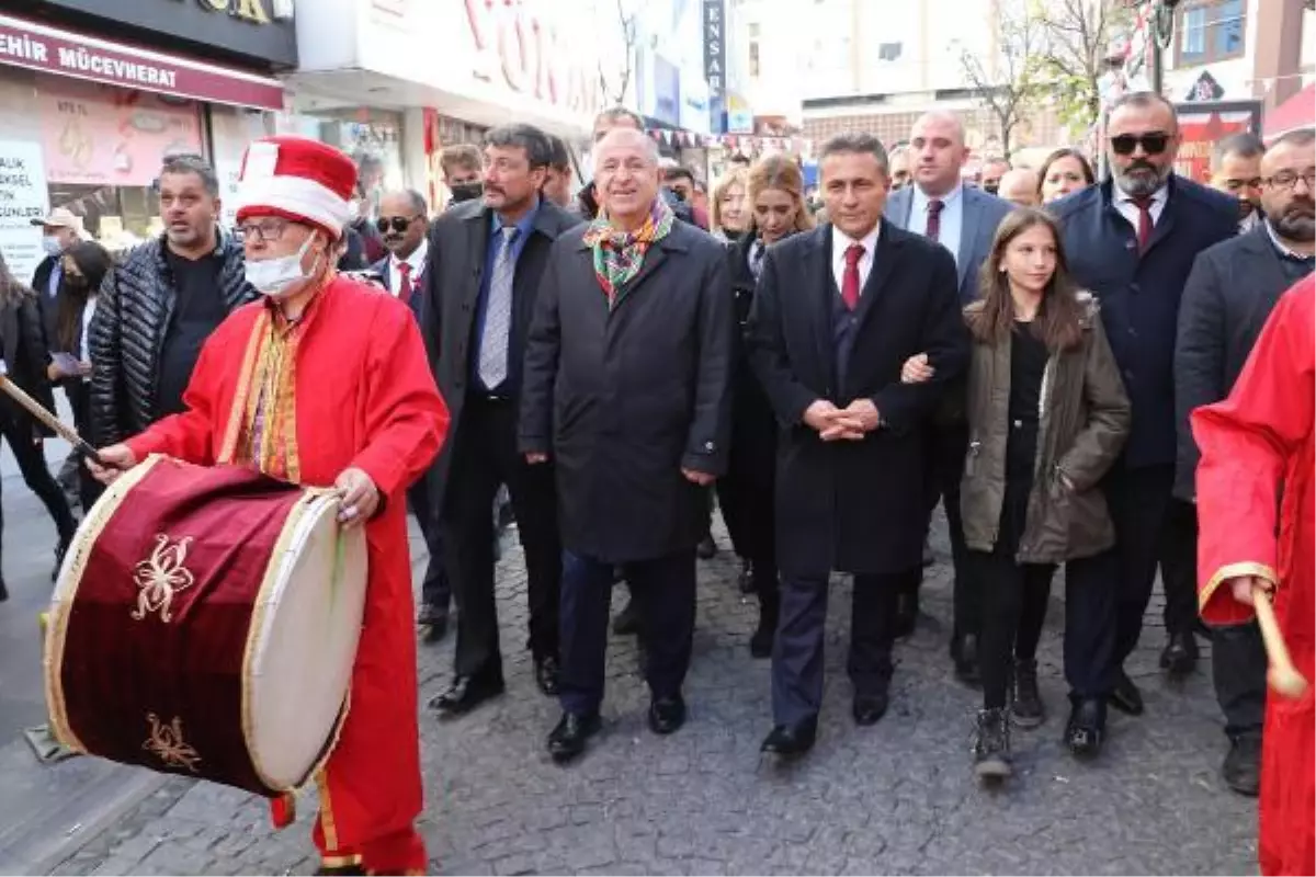 Ümit Özdağ: Sığınmacılar bir yıl içinde vatanlarına geri dönecek