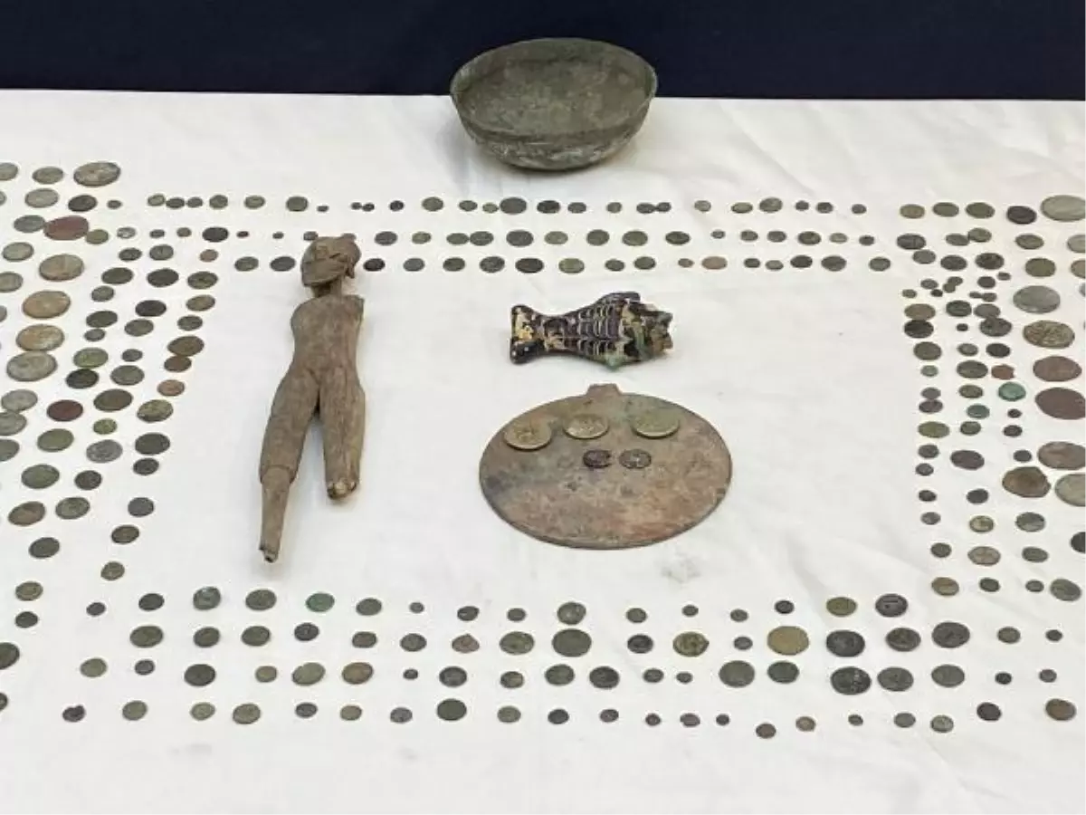 1730 historical artifacts were seized in Istanbul