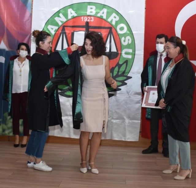 Adana'da stajını tamamlayan 21 avukat ruhsatlarını aldı