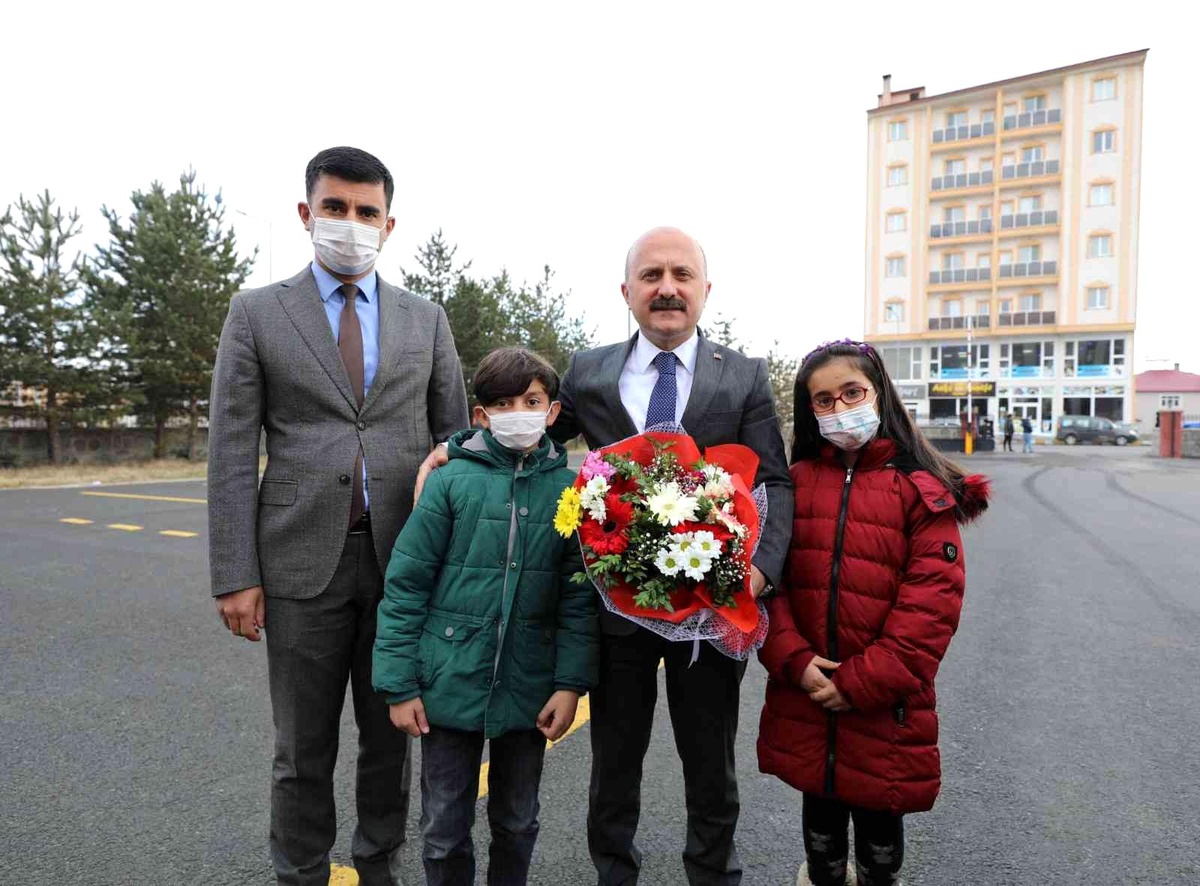 Ağrı Valisi Varol, Eleşkirt Kaymakamlığını ziyaret etti