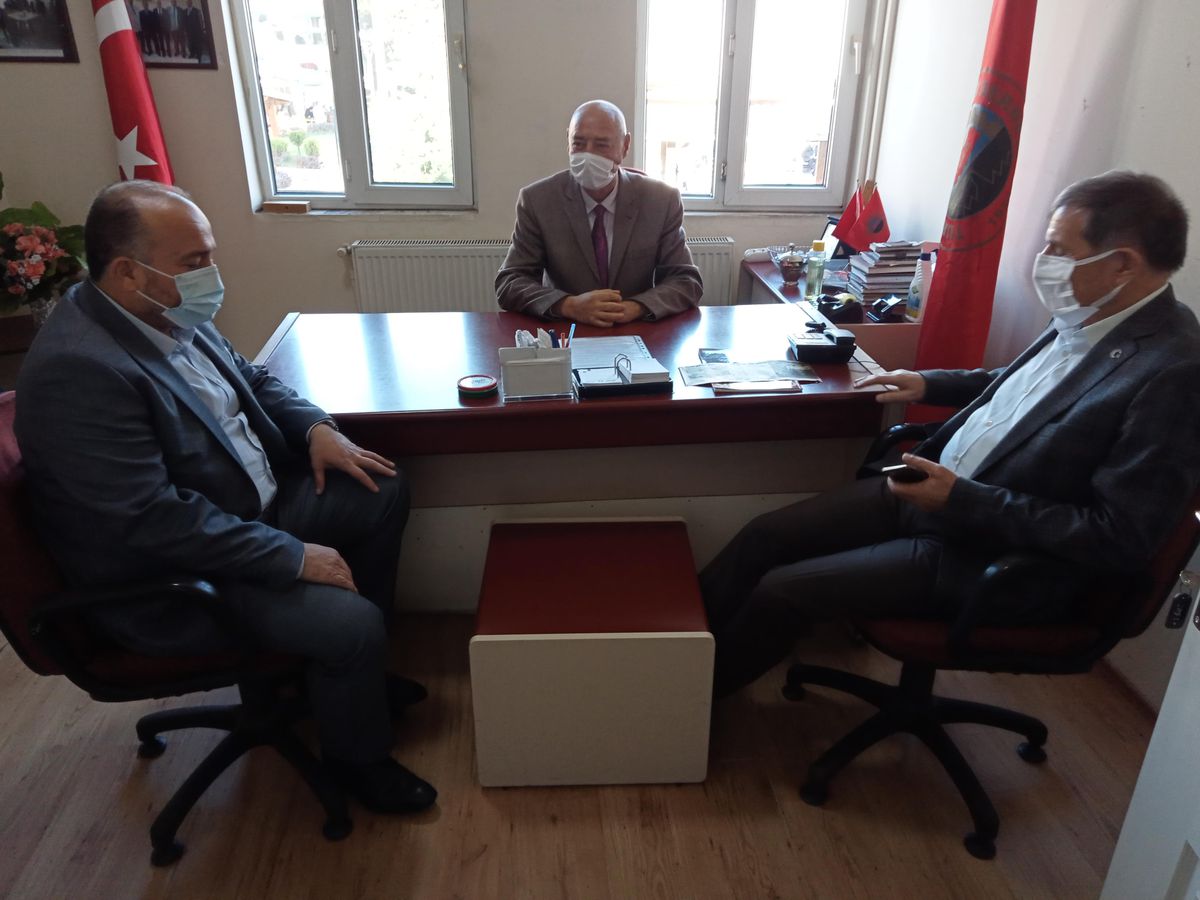 AK Parti Milletvekili Şeker\'den Gölcük\'te emekliler derneğine ziyaret