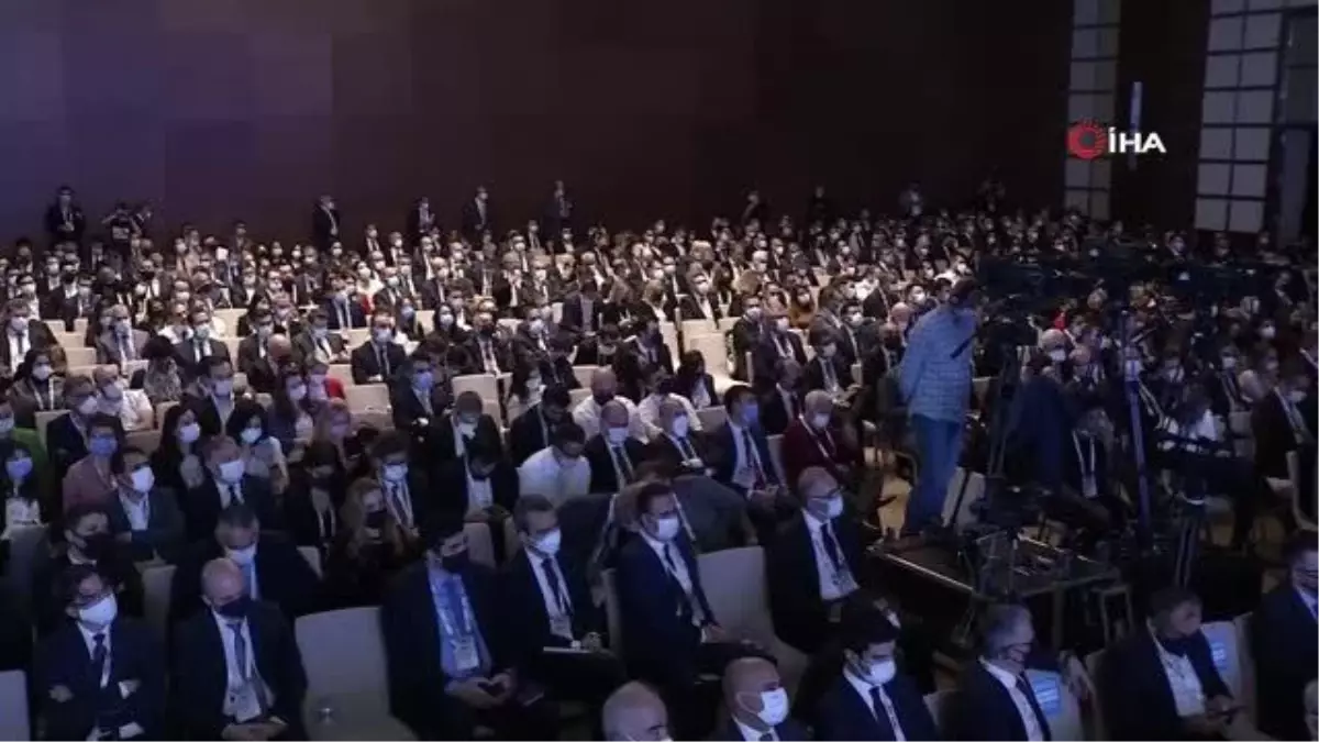 Bakan Dönmez: "(Karadeniz\'de keşfedilen gaz) 2022\'nin baharında suyun altına boruları yerleştirerek ilk kaynağı vuracağız "