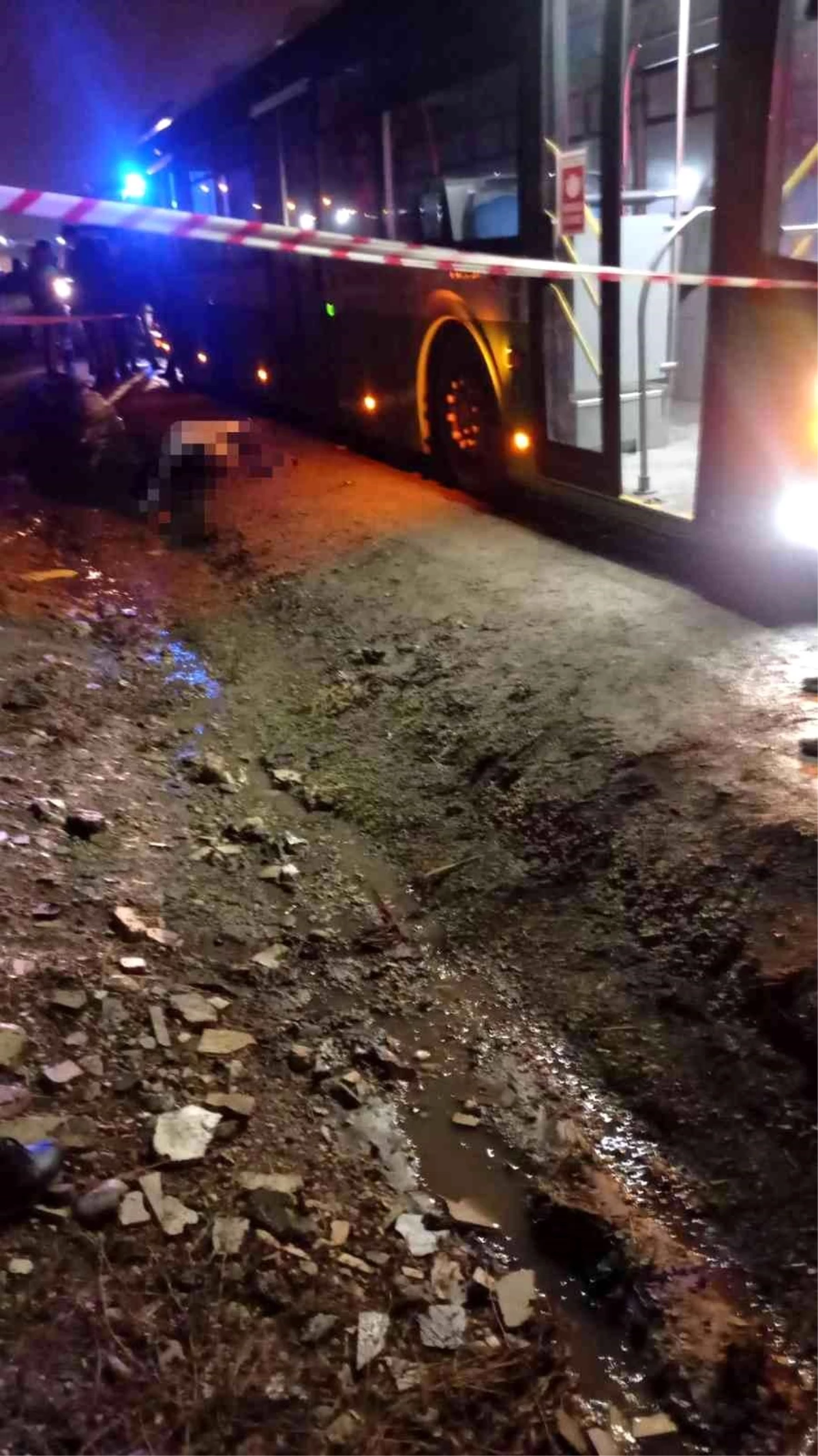 Batman\'da önce iki otomobil sonra halk otobüsünün çarptığı vatandaş hayatını kaybbetti
