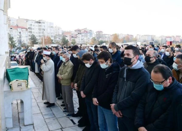 Biyokimya uzmanı, 2 aydır mücadele ettiği koronavirüse yenildi