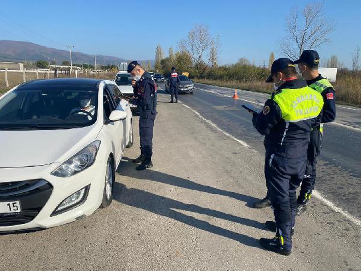 Bursa\'da jandarma, öğrenci servis araçlarını denetledi