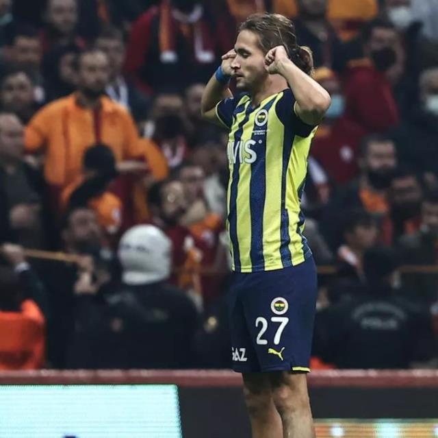 Derbi öncesi bileti kesilen isim, Fenerbahçe'yi ipten aldı
