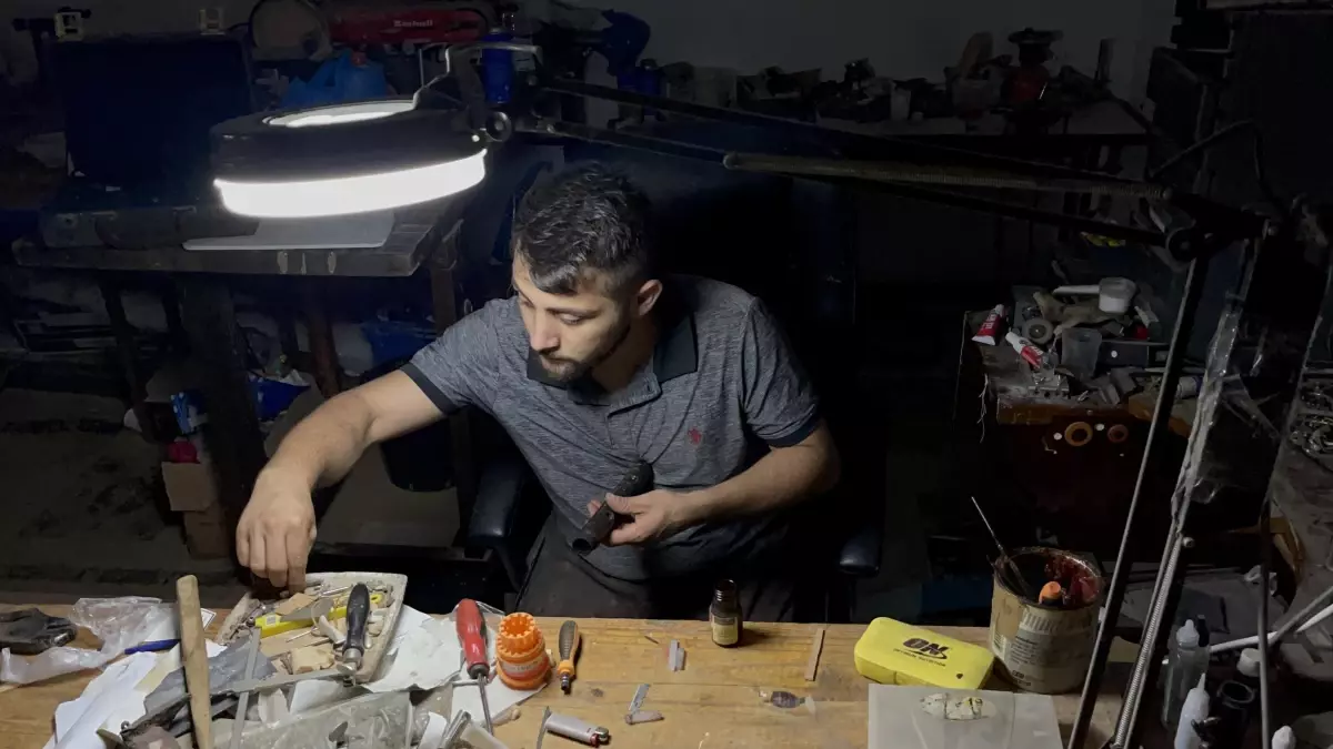 Filistinli Tarık 'Made in Palestine' damgalı klarnetleriyle ülkesinin adını dünyaya duyurmak istiyor