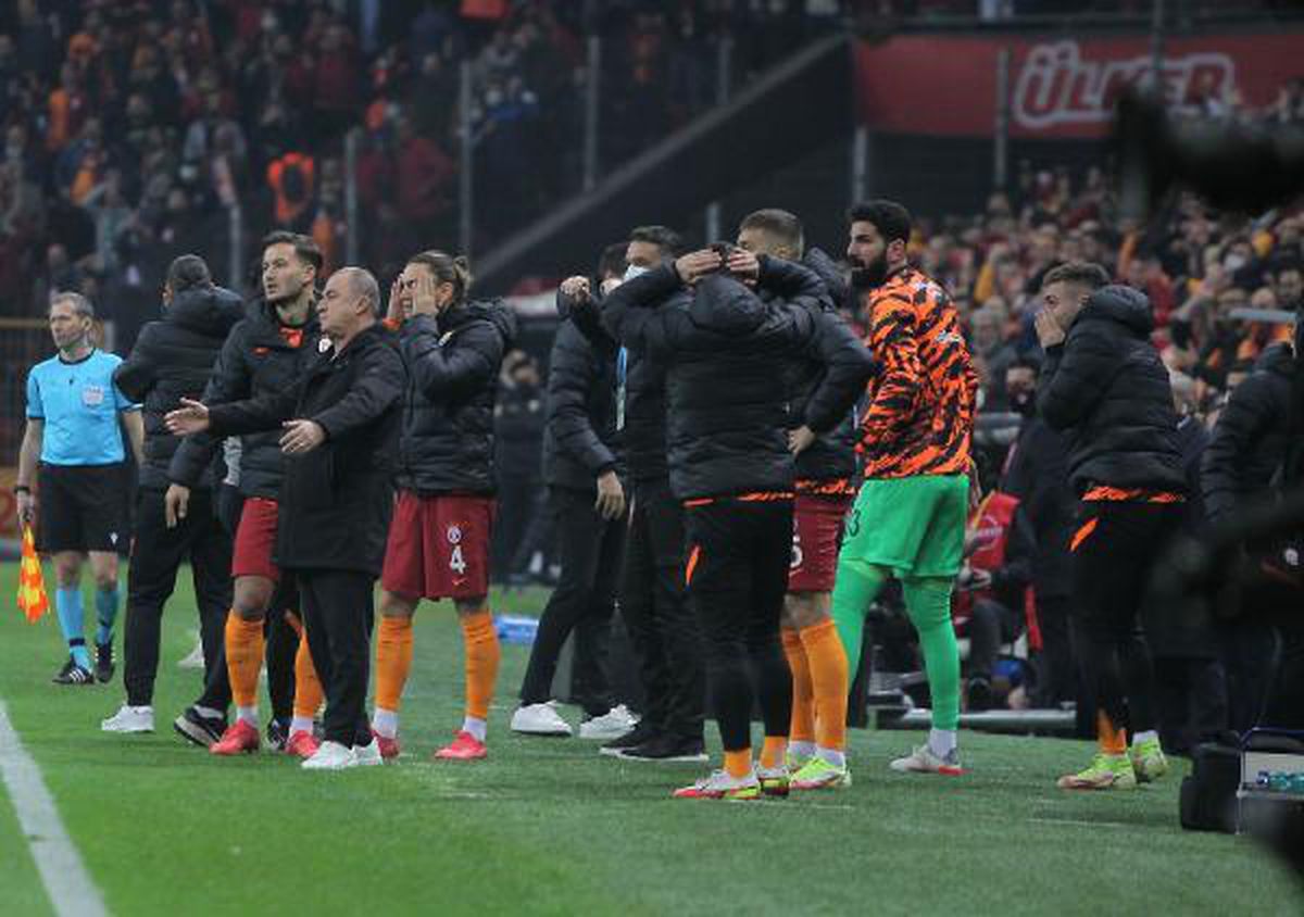 Galatasaray\'a derbi hasarı