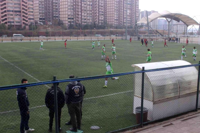 HY Grup Yavuzelispor deplasmanda oynadığı Sanayi Esnafspor'u 1-0 yendi