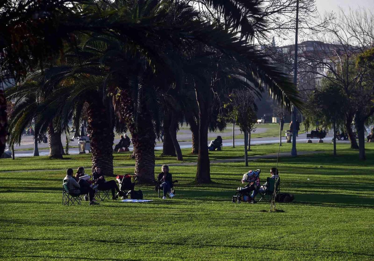 İstanbullular güneşli havanın keyfini çıkardı