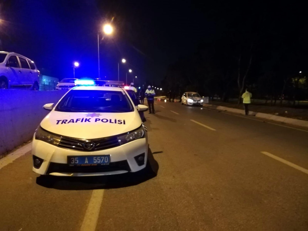 Son dakika haber! İzmir\'de otomobille motosiklet çarpıştı: 1 ölü