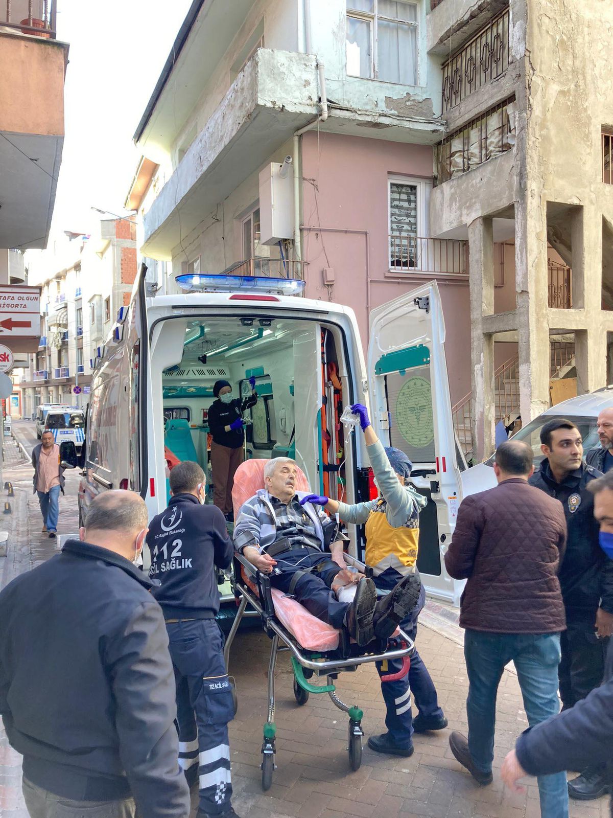 Kocaeli\'de kayınpederini tabancayla yaraladığı iddiasıyla gözaltına alınan kişi tutuklandı